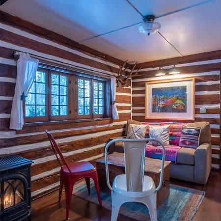 Pioneer Guest Cabins-3
