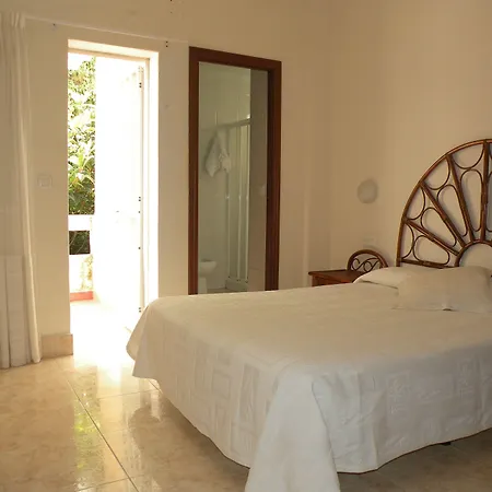 Hotel Rompeolas-3