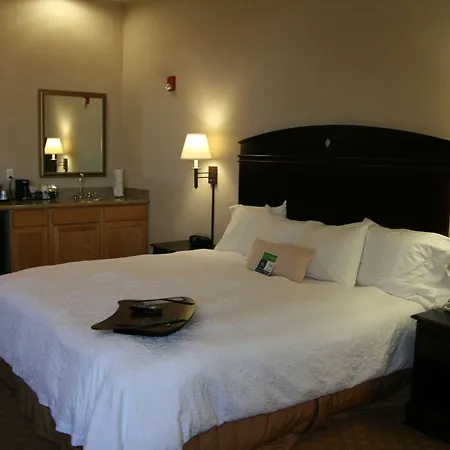 Hampton Inn & Suites Gallup-2