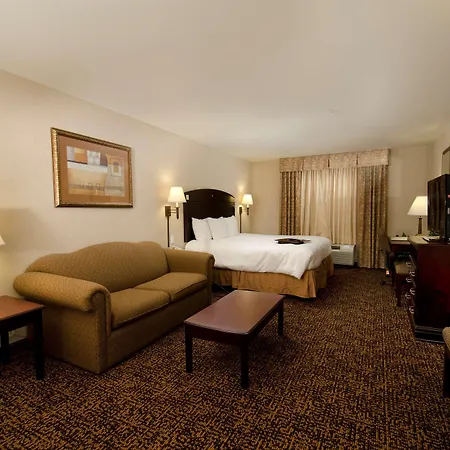Hampton Inn & Suites Gallup-3