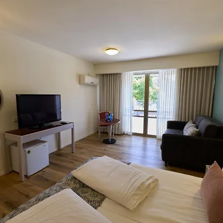 Shefayim Kibbutz Hotel-3