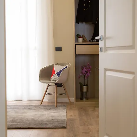 126 Gracchi Suites-2