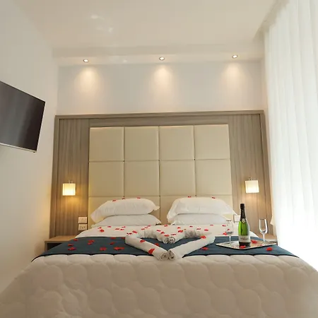 Garibaldi Suite-3