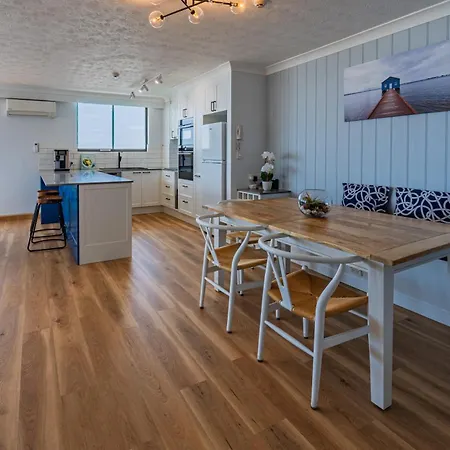 Beach Palms Holiday Apartments-2