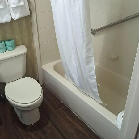 Quality Inn & Suites Northampton - Amherst-2