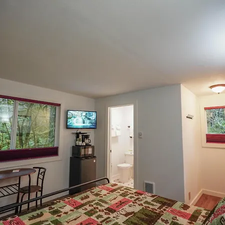 Alexander'S Lodge-2