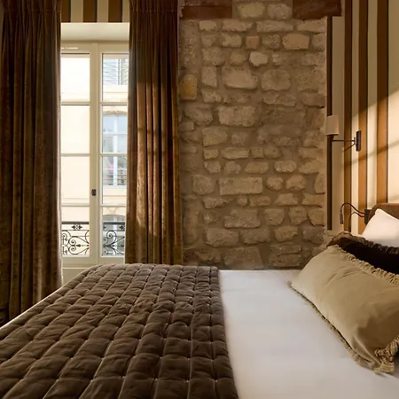 Hotel Des Orfevres-3