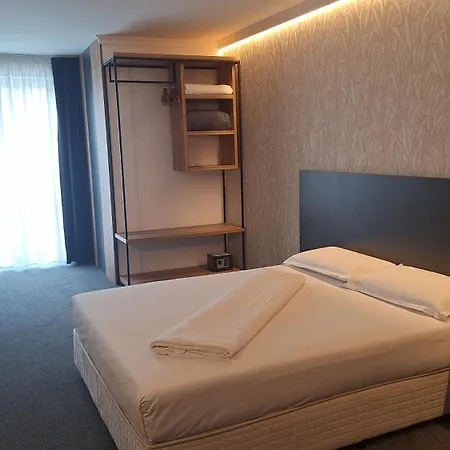 Budapest Hotel - Free Parking-2
