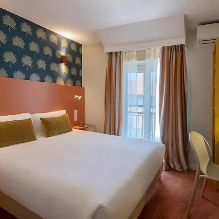 Hotel Du Midi-2