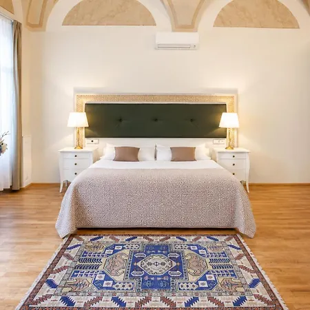 Little King Hotel U Malvaze-2