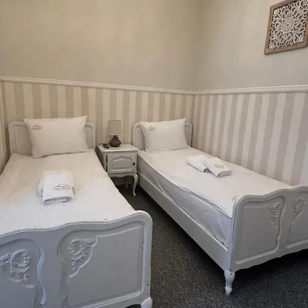Premium - Bed&Breakfast-3