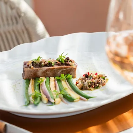 Hôtel et Restaurant La Bastide Bourrelly - Mathias Dandine-3