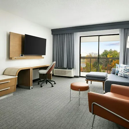 Courtyard By Marriott Concord-3