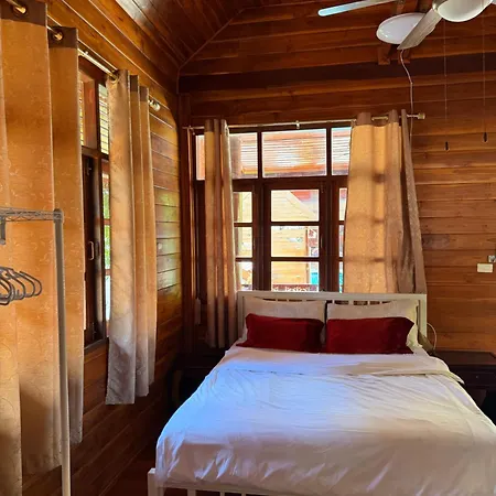 Golden Teak Resort Baan Sapparot-3