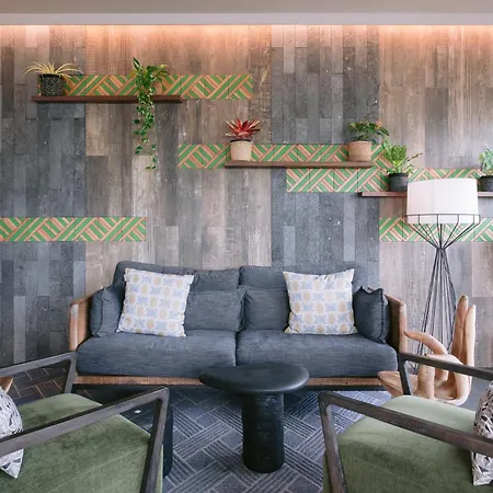 Scp Hilo Hotel-2