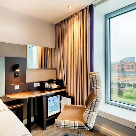 Premier Inn Hamburg City Zentrum-2