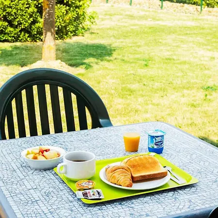Ibis Budget Chartres-3