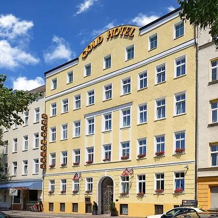 Gold Hotel-3