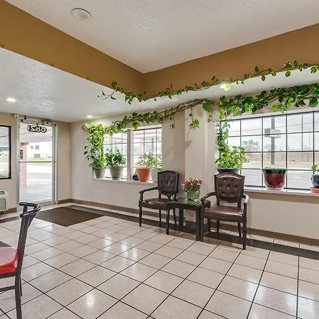 Travelers Inn Midwest City-3