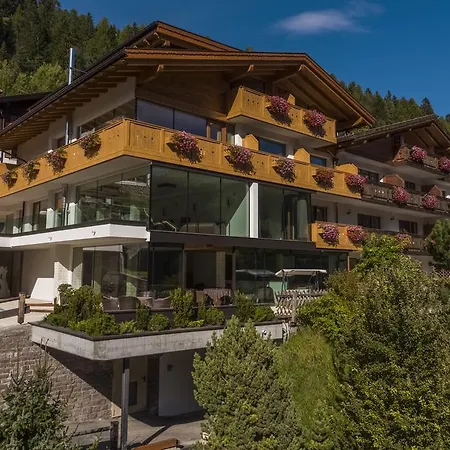 Hotel Garni Gardena - Appartments-3
