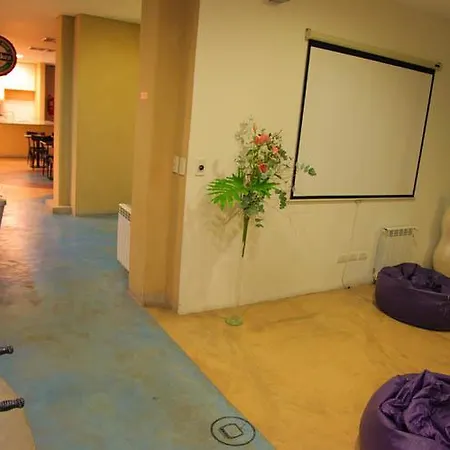 2055 Petit Hotel * Low Cost *-2