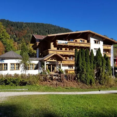 Alpenhotel Wildschoenau B&B-2