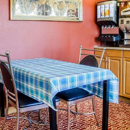 Rodeway Inn Harrisburg-3