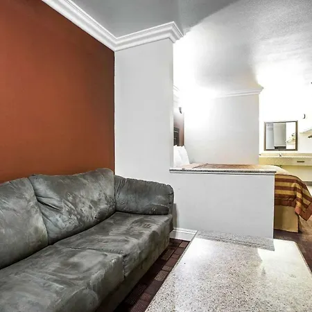 Econo Lodge Pico Rivera-2