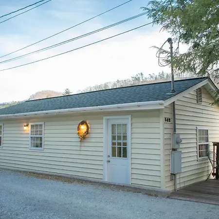 The Chimney Rock Inn & Cottages-3