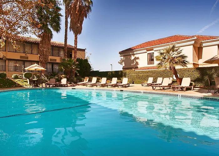 Best Western Valencia Inn
