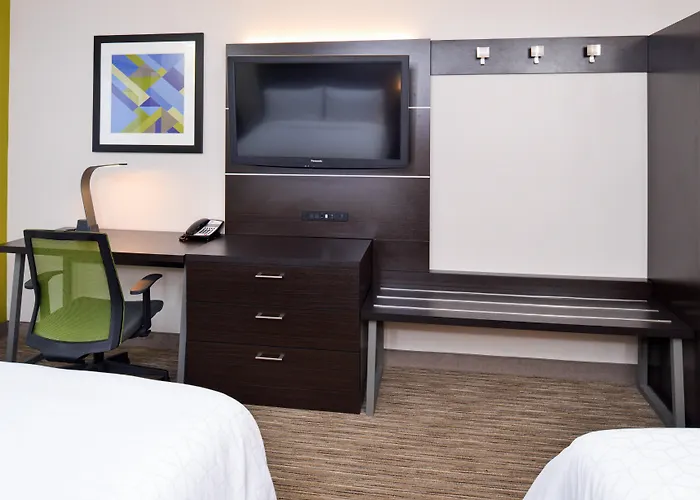 Holiday Inn Express Wixom By Ihg