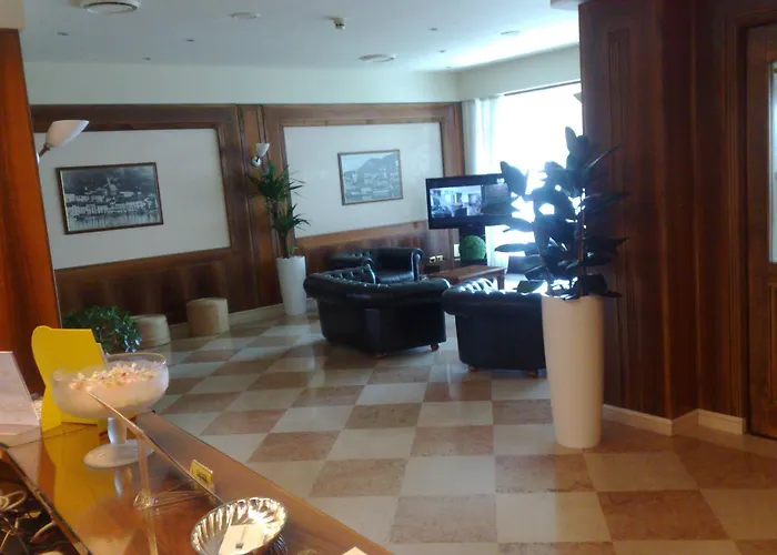 Continental Hotel Lovere