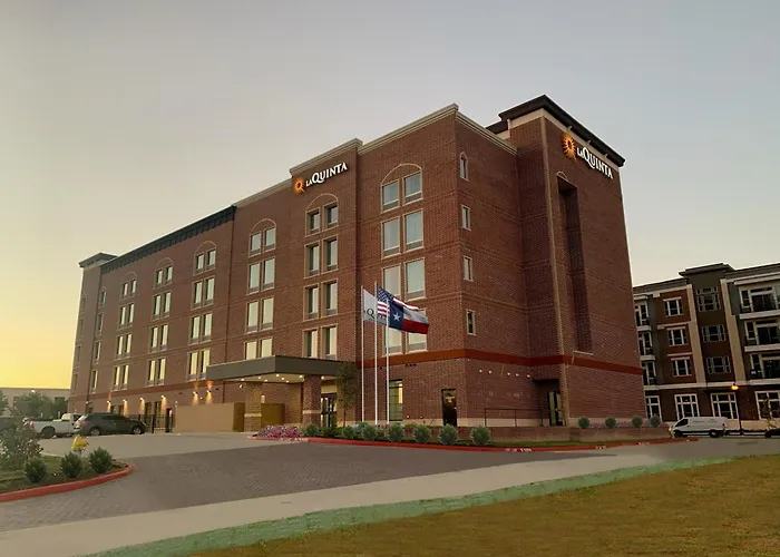 La Quinta Inn & Suites By Wyndham Dallas - Frisco Stadium