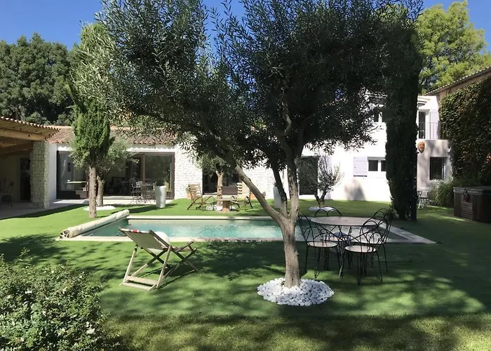 La Maison 1440 LʼIsle-sur-la-Sorgue