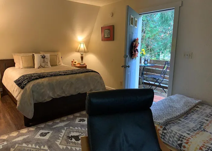 Mountain Meadows Inn & Chalet Suites Ashford