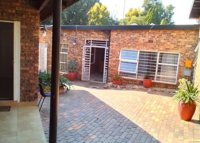 Zonke Bonke Guest House Randburg