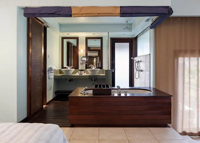 Fisherman'S Cove Resort Beau Vallon 