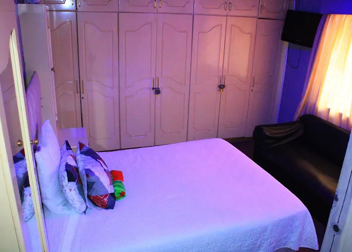 Royal Guest House & And Lodge