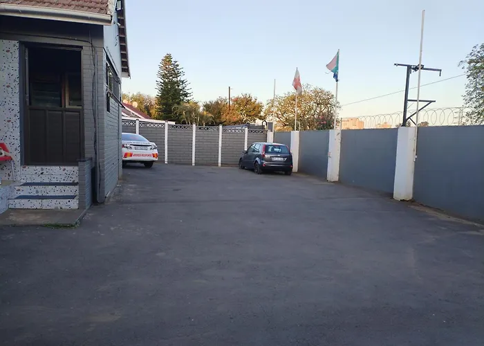 Royal Guest House & And Lodge