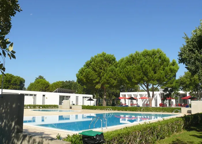 Parque De Campismo Orbitur Montargil Hotel