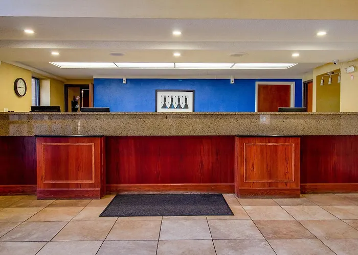 Tulsa Square Hotel Central, I-44 By Oyo