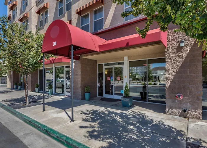 Comfort Suites Visalia - Convention Center