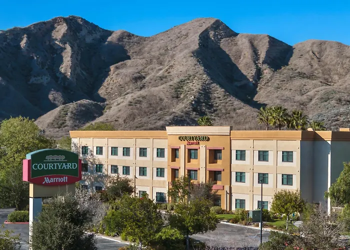 Courtyard By Marriott Santa Clarita Valencia Hotel