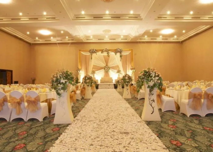Sintesa Peninsula Hotel