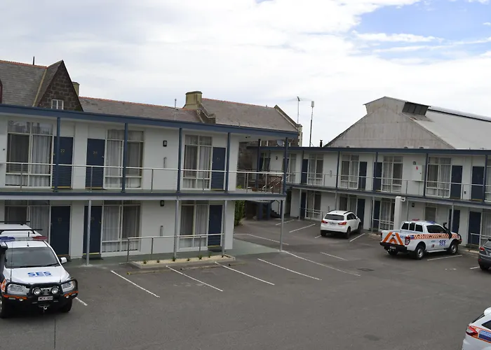 Admiralty Inn