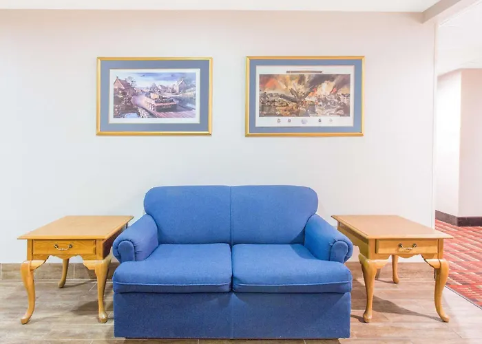 Super 8 By Wyndham Bedford