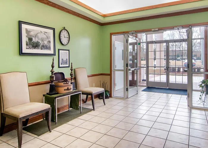 Quality Inn & Suites Decatur - Atlanta East Lithonia