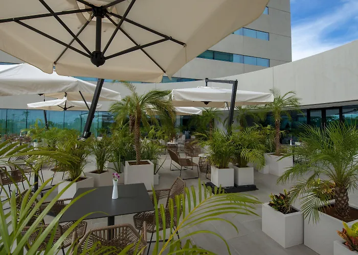 Holiday Inn&Suites - Merida La Isla, an IHG Hotel