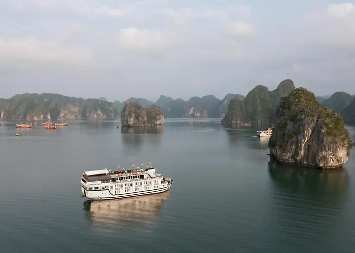 La Regina Classic Cruise Ha Long