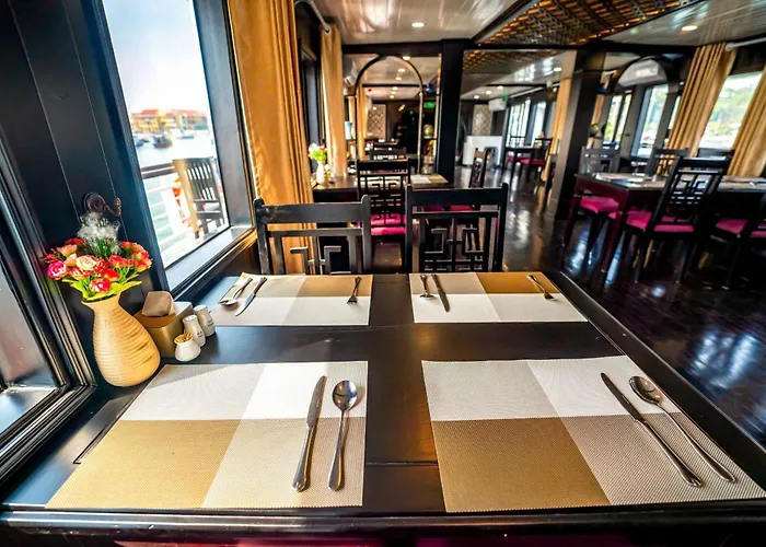 La Regina Classic Cruise Ha Long